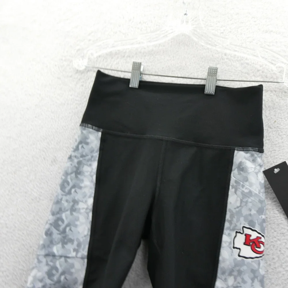 Certo Shorts‎ Womens Small Kansas City Chiefs Black Camo Pockets Performance NFL